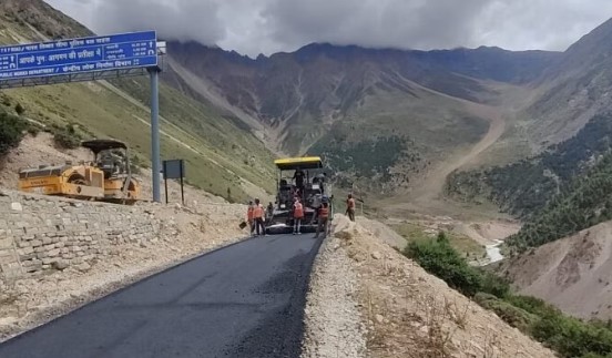 डबल लेन सड़क से जुड़ जाएगा चीन सीमा से लगा अंतिम गांव, वाहनों की आवाजाही होगी सुगम 