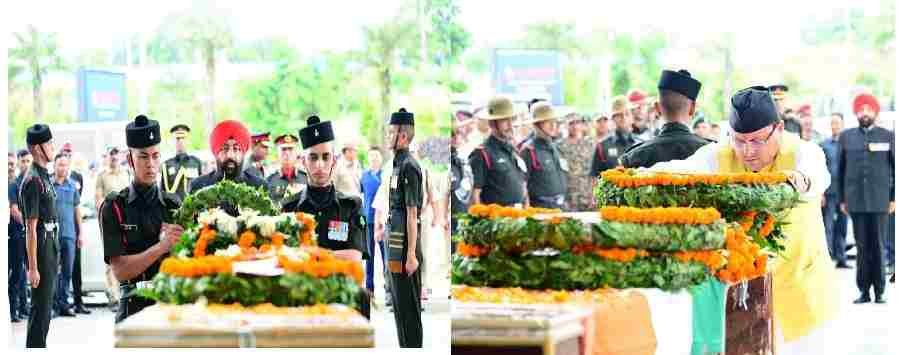 जम्मू कश्मीर में शहीद हुए कैप्टन दीपक सिंह के पार्थिव शरीर पर राज्यपाल एवं मुख्यमंत्री धामी ने किये पुष्पचक्र अर्पित