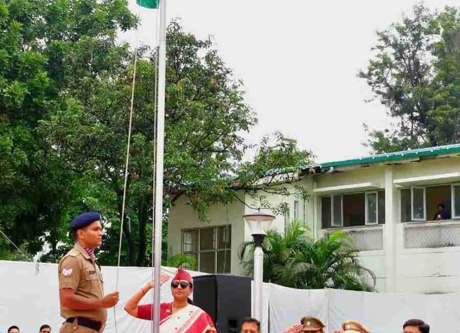 78वें स्वतंत्रता दिवस के अवसर पर मुख्य सचिव ने सचिवालय में किया ध्वजारोहण