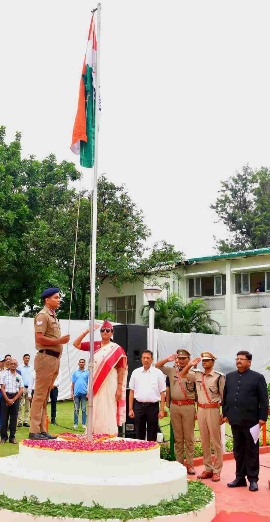 78वें स्वतंत्रता दिवस के अवसर पर मुख्य सचिव ने सचिवालय में किया ध्वजारोहण