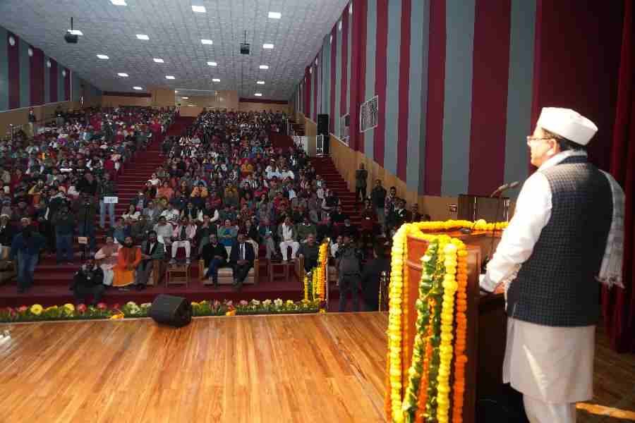 मुख्यमंत्री ने दून विश्वविद्यालय में आयोजित गंग धारा-विचारों का अविरल प्रवाह कार्यक्रम में किया प्रतिभाग