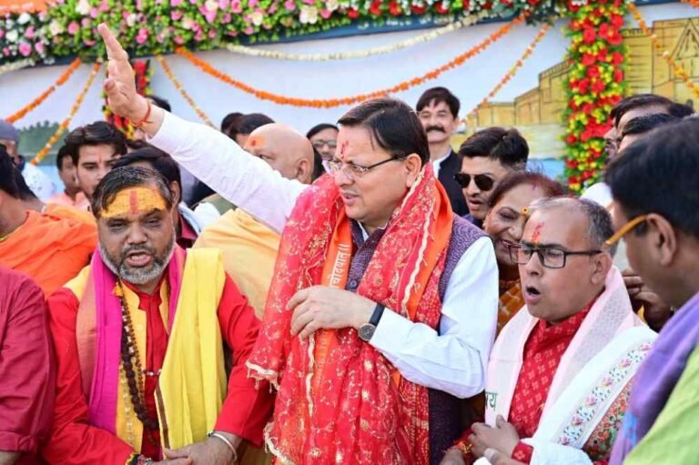 मुख्यमंत्री ने लक्ष्मीनारायण घाट रुड़की में किया मां गंगा आरती का शुभारंभ