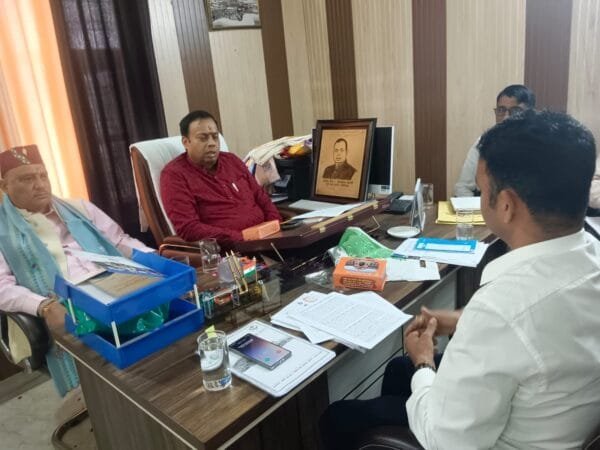 बीकेटीसी अध्यक्ष हेमंत द्विवेदी और उपाध्यक्ष विजय कपरवाण ने कार्यभार संभाला