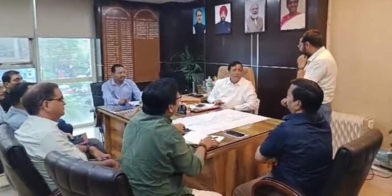 आढत बाजार को लेकर MDDA उपाध्यक्ष ने की समीक्षा बैठक, समय पर कार्य पूरे करने के निर्देश