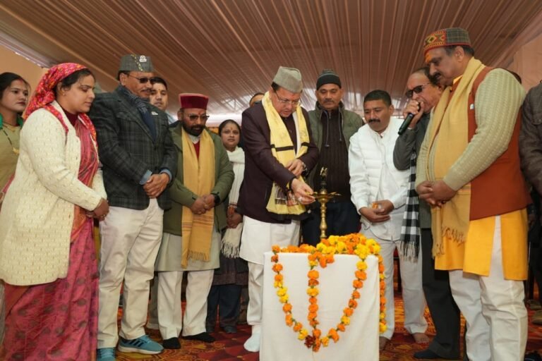 मुख्यमंत्री धामी ने सेमलडाला पीपलकोटी में 24वें बंड विकास औद्योगिक, पर्यटन, किसान एवं सांस्कृतिक मेले में किया प्रतिभाग