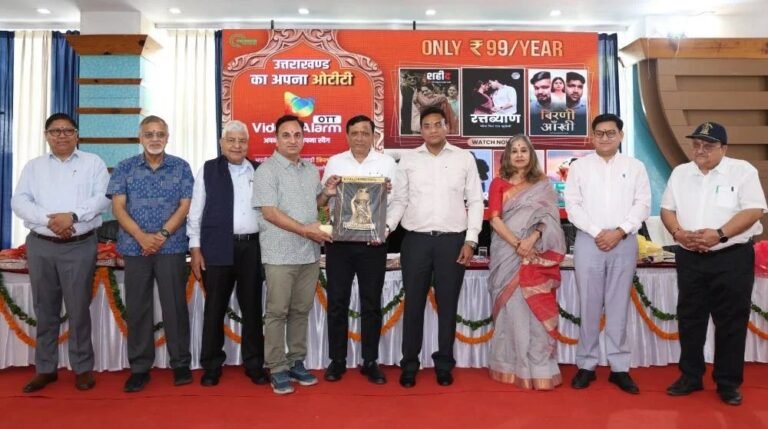 “यह दशक उत्तराखंड का होगा”, विकास के विजन पर सरकार का फोकस : डा. आर राजेश कुमार; बोली-भाषा का संवर्द्धन और बच्चों को नैतिक संस्कार देने जरूरी : बंशीधर तिवारी