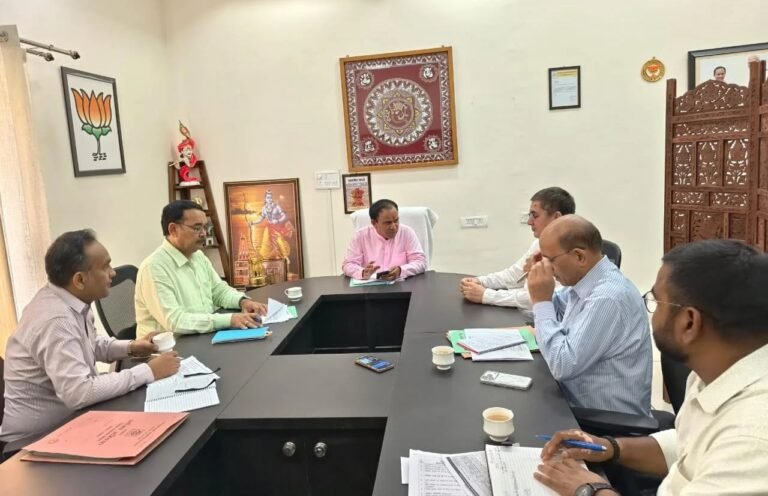 श्रीनगर में अंडरग्राउंड होगी सभी विद्युत लाइनेंः डाॅ. धन सिंह रावत